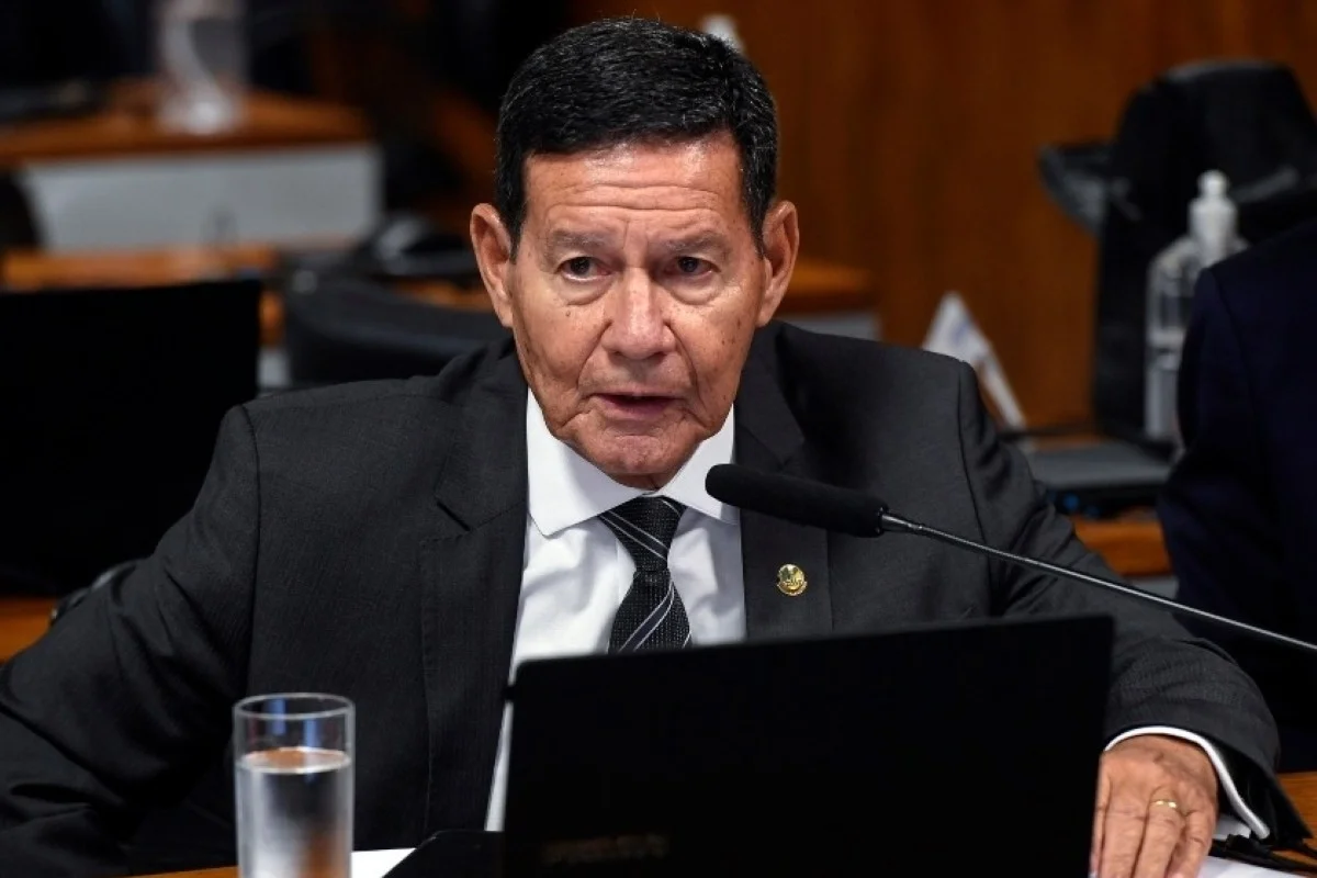 Ex-advogado de Vorcaro aparece em registro de encontro com Mourão no governo Bolsonaro