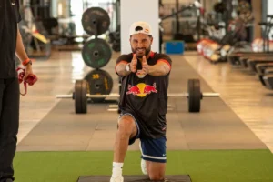 Ítalo Ferreira realiza testes físicos no Centro de Treinamento do Bragantino