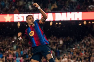 Raphinha marca três, Barcelona faz 7 a 2 e mantém 100% no Campeonato Espanhol; veja os gols