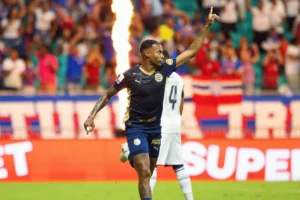 Bahia bate Remo na Fonte Nova, ultrapassa Fluminense e assume vaga no G4 do Brasileirão; veja os gols