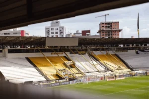 Chuva forte adia Criciúma x Operário-PR e confronto pela Série B passa para terça-feira