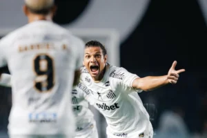 Gabigol dá duas assistências e Santos abre vantagem sobre o Atlético-MG na Sul-Americana; veja os gols