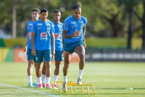 Seleção Brasileira intensifica preparação na Austrália antes dos primeiros jogos após a Copa; veja vídeo