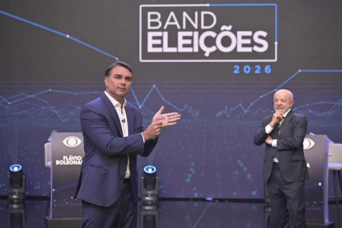 Flávio Bolsonaro aceita abrir sigilos de 20 anos, mas exige dados de Lula, Janja e empresas dos filhos do presidente