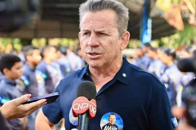 Mauro Mendes critica Lula por usar verde e amarelo e chama estratégia da esquerda de “palhaçada”; veja vídeo