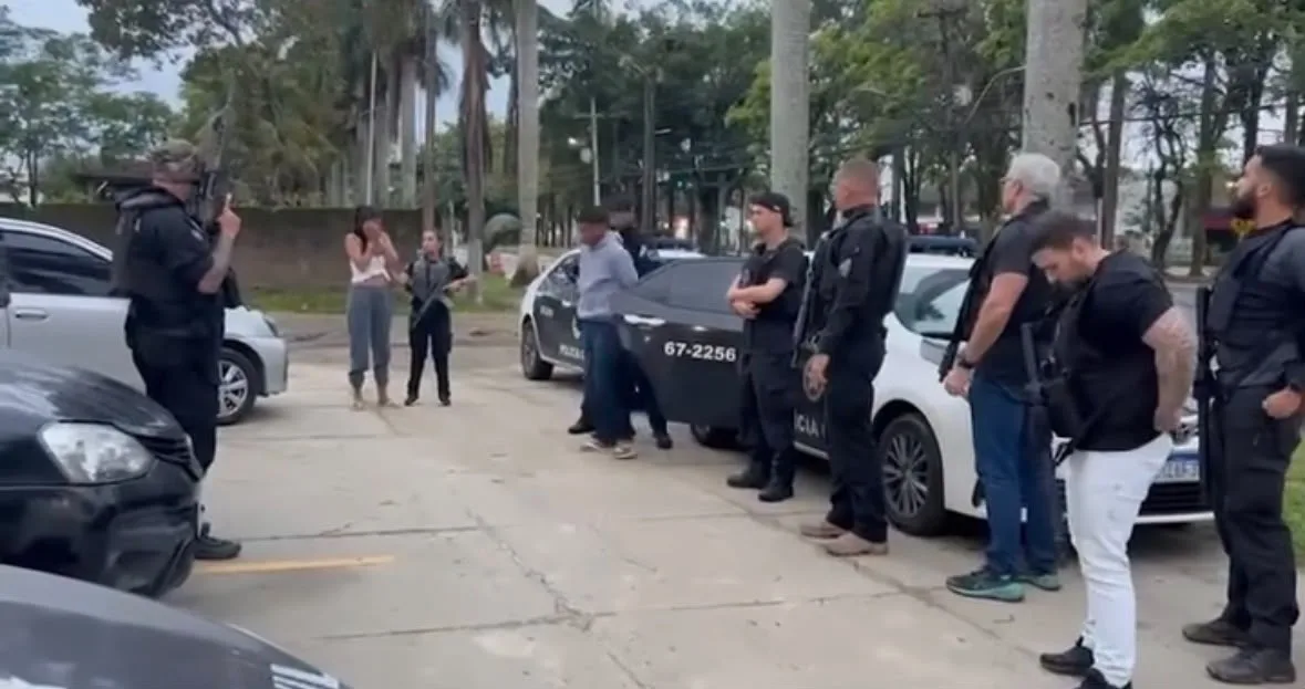 Foragidos do Comando Vermelho são presos após assassinato de mãe que segurava bebê no colo; Veja vídeo