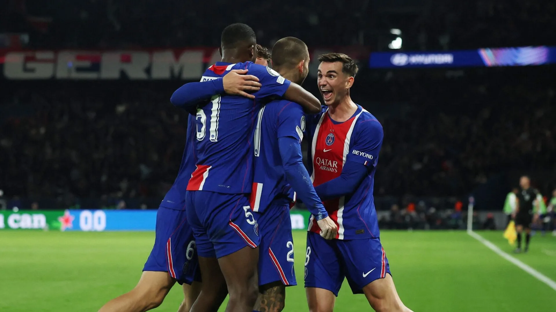 PSG vence Barcelona por 4 a 2 em jogo de seis gols e mantém liderança da Champions League
