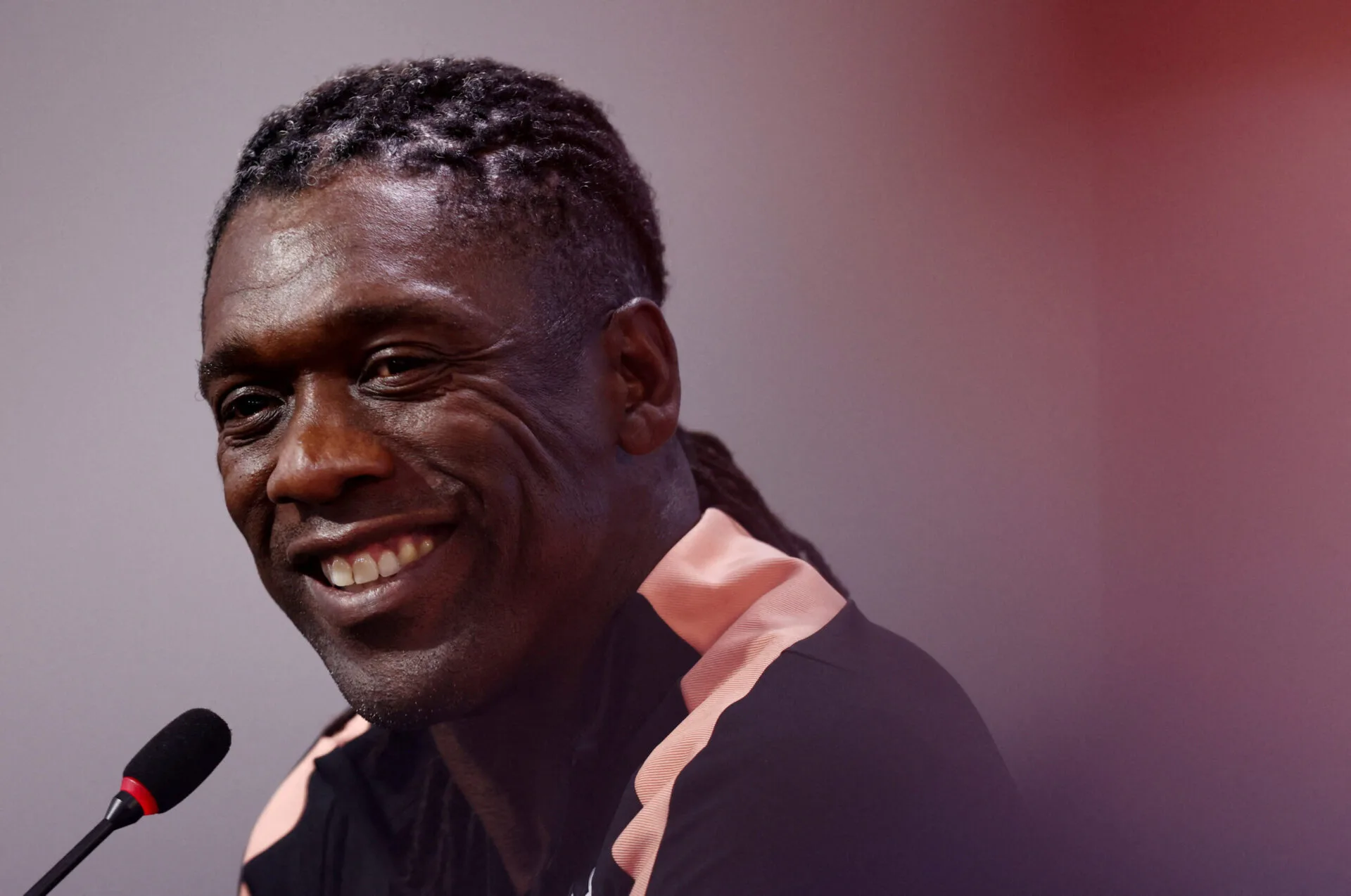 Seedorf aposta em música da era Michael Jordan para motivar Corinthians, mas time segue ameaçado pelo rebaixamento
